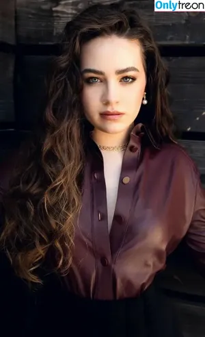 Mary Mouser / missmarymmouser nude photo #0308