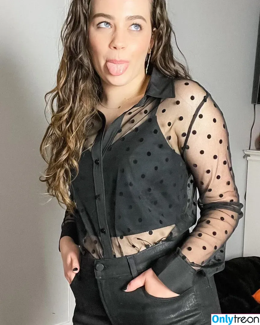 Mary Mouser голая photo #0012 (missmarymmouser)