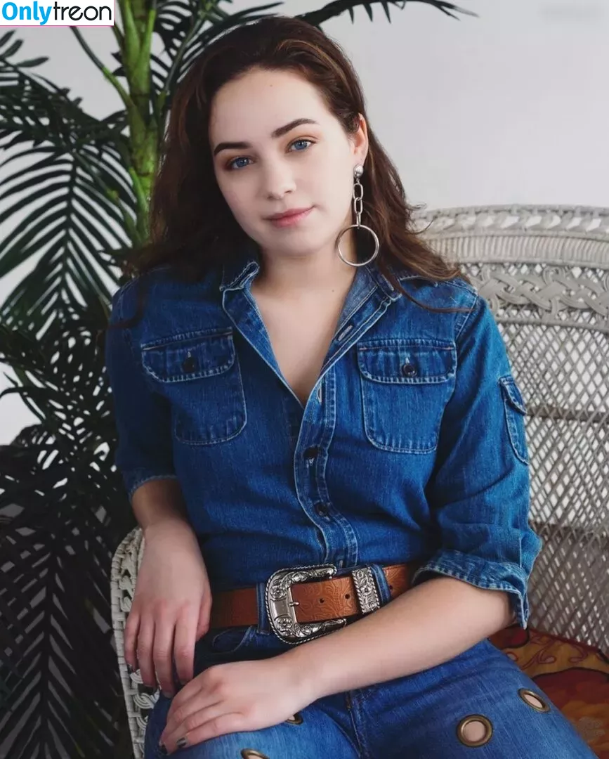 Mary Mouser nude photo #0098 (missmarymmouser)