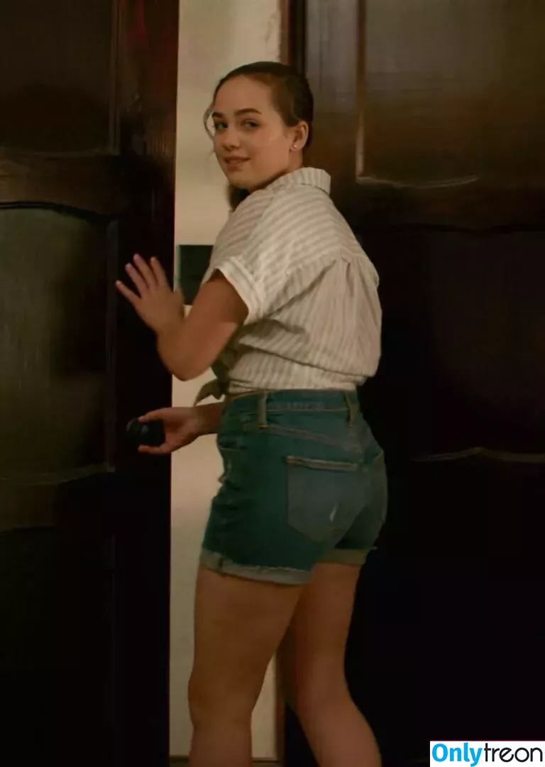 Mary Mouser nude photo #0116 (missmarymmouser)