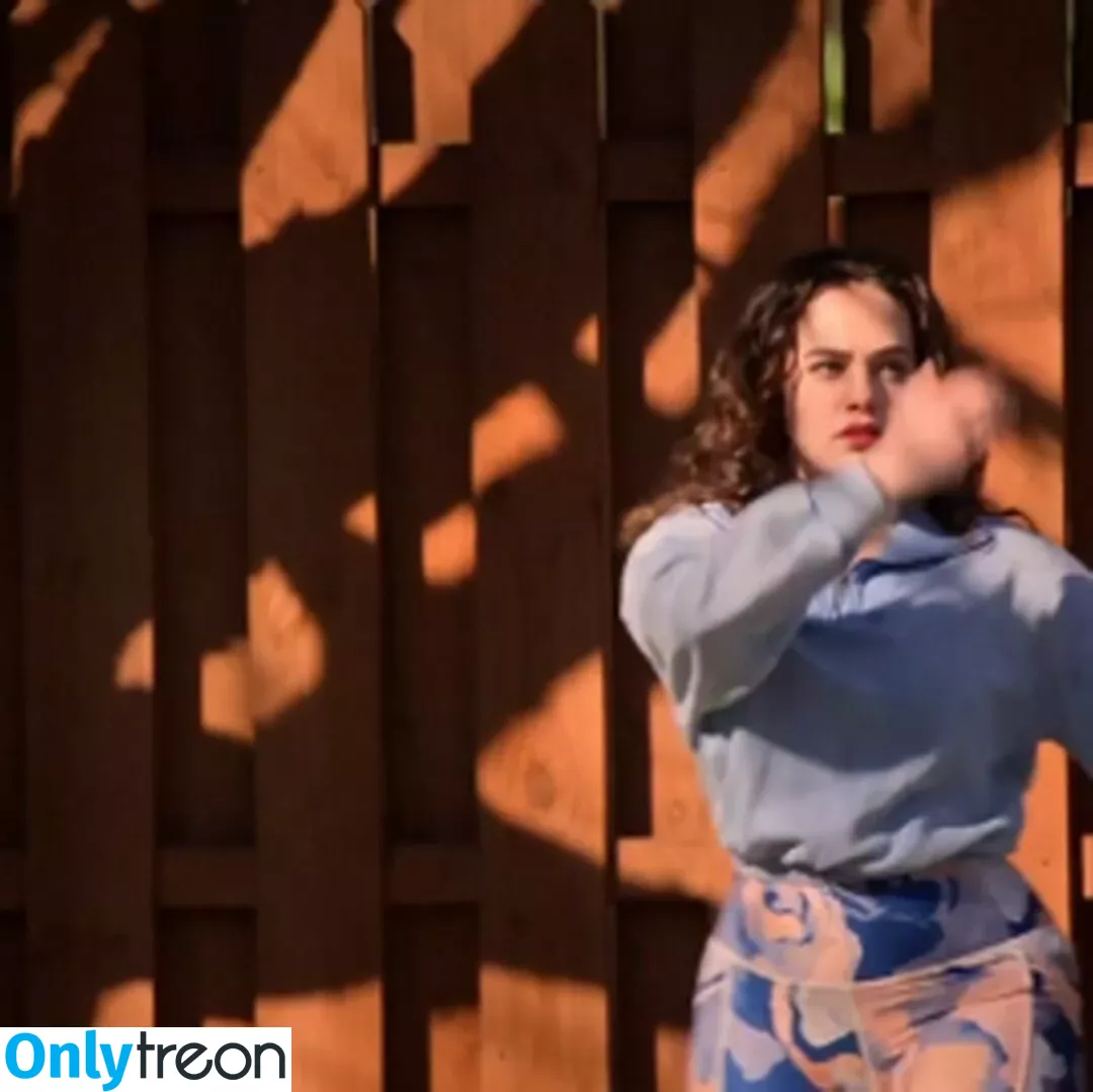 Mary Mouser nude photo #0125 (missmarymmouser)