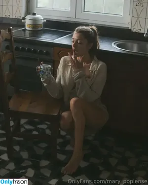 Mary Popiense / mary_popiense nude photo #0294