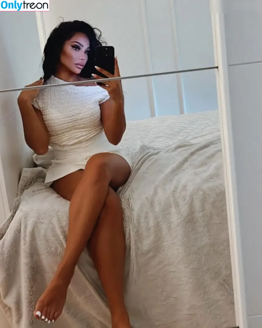 Maryhakiki nude photo #0049 (Maryhakiki)