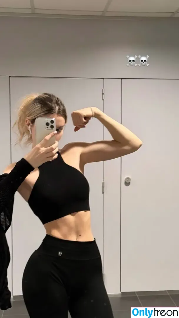 maryymme nude photo #0007 (maryme_myr / maryy.mme)