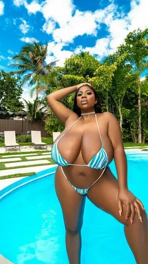 MaseratiXXX / clubmaseratixxx / kerrystayglam nude photo #0031