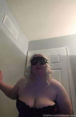 maskedlibrarian / maskedlibrary nude photo #0021