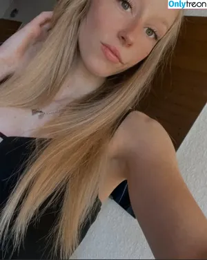 nude photo #0009