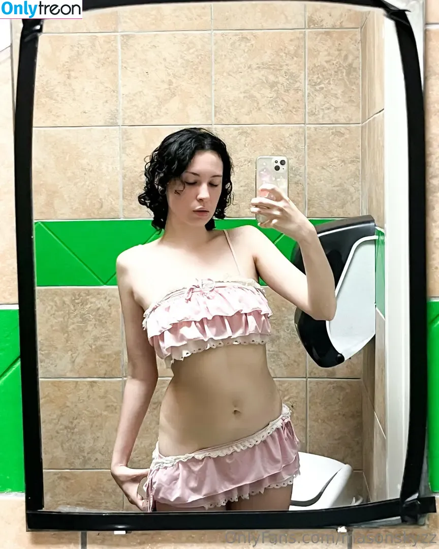 masonskyzz nude photo #0057 (masonskyzz)