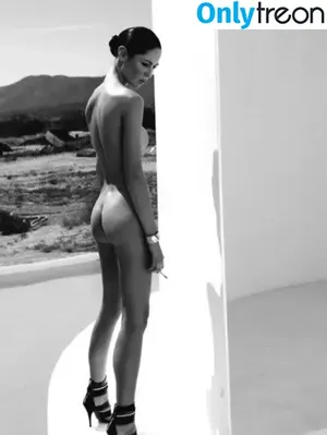  nude photo #0005
