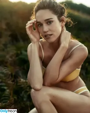 Matilda Lutz / matildalutz nude photo #0008