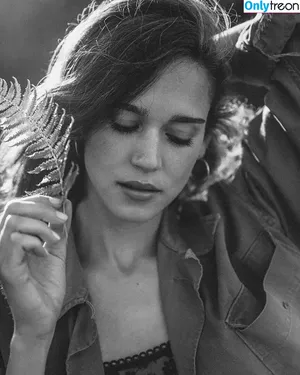 Matilda Lutz / matildalutz фото голая #0017