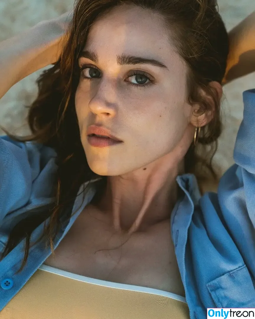 Matilda Lutz nude photo #0004 (matildalutz)
