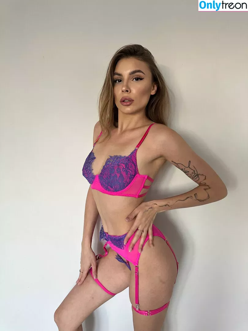 matildahoneybb nude photo #0040 (matildahoney_)