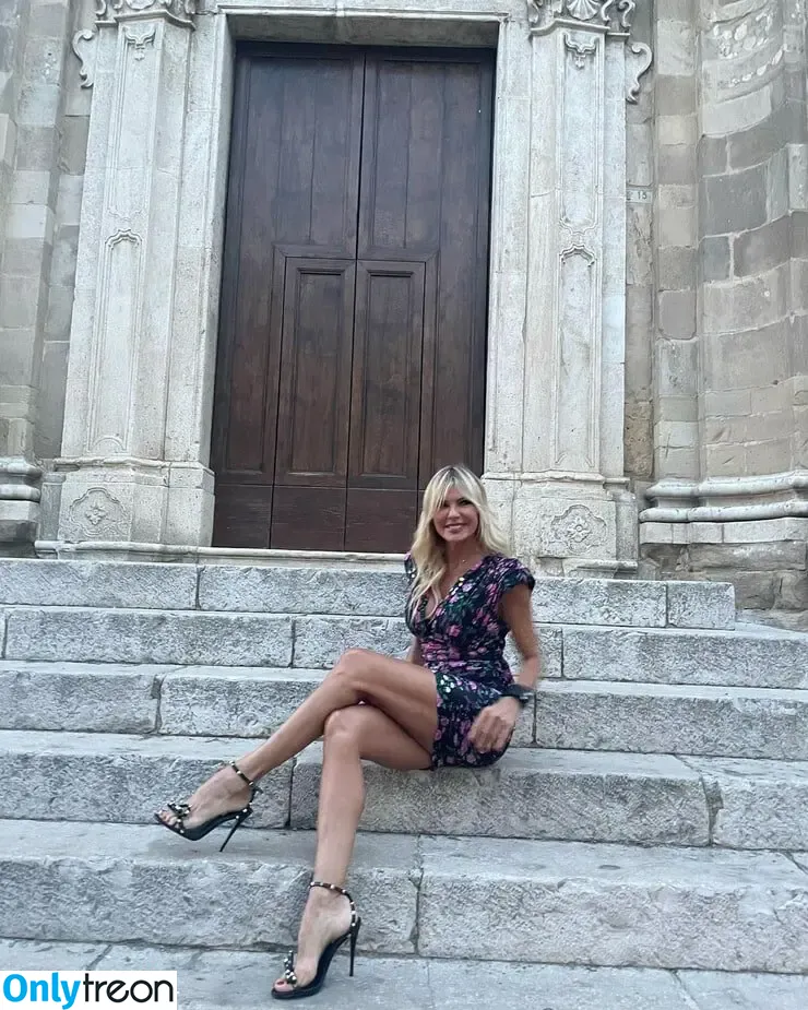 Matilde Brandi nude photo #0003 (matildebrandireal)