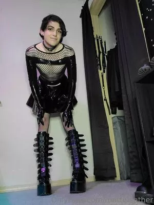 matteleather / matteleathered nude photo #0032