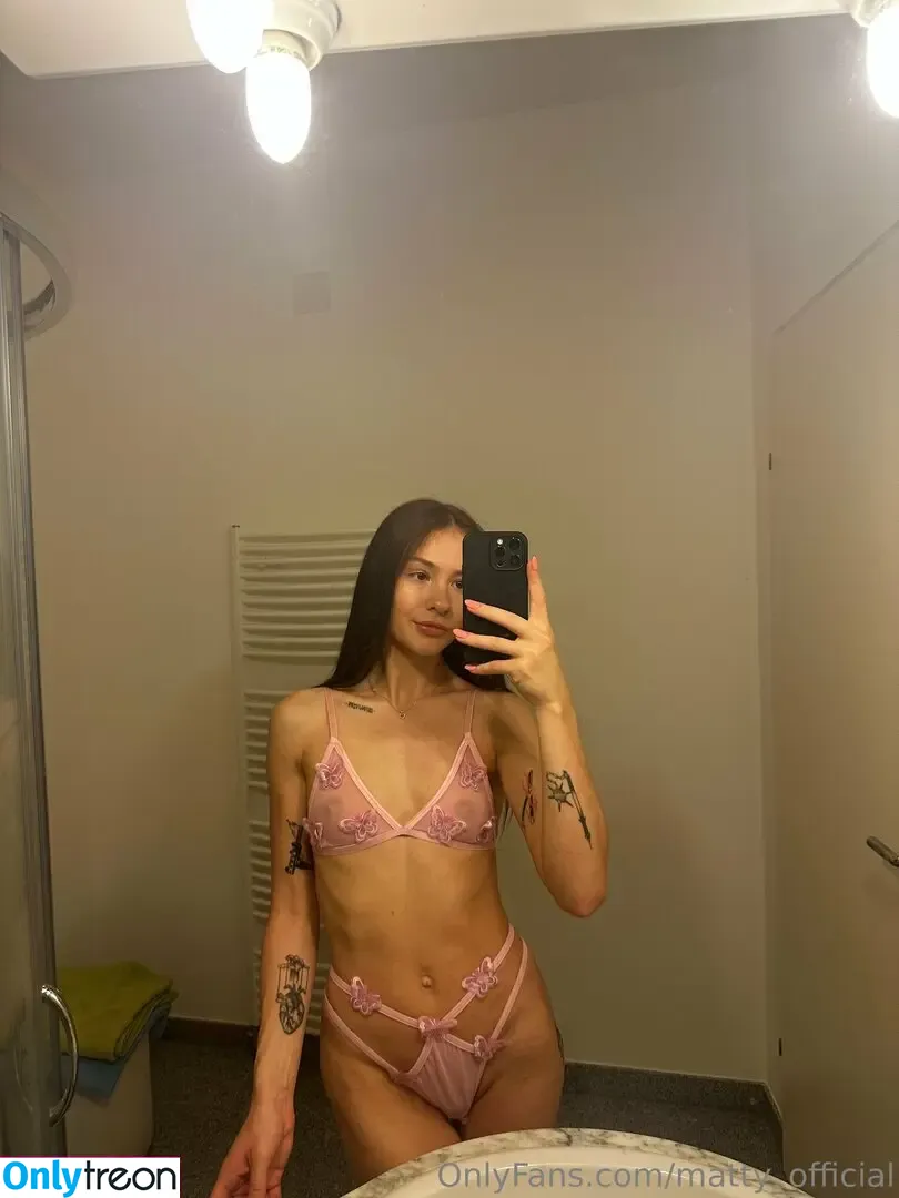 matty_official nude photo #0049 (matty.official)