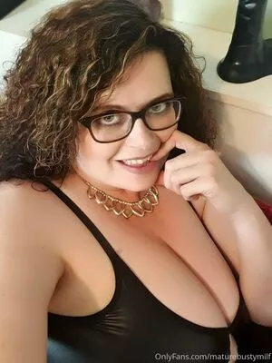 maturebustymom / thebusymommylife nude photo #0088