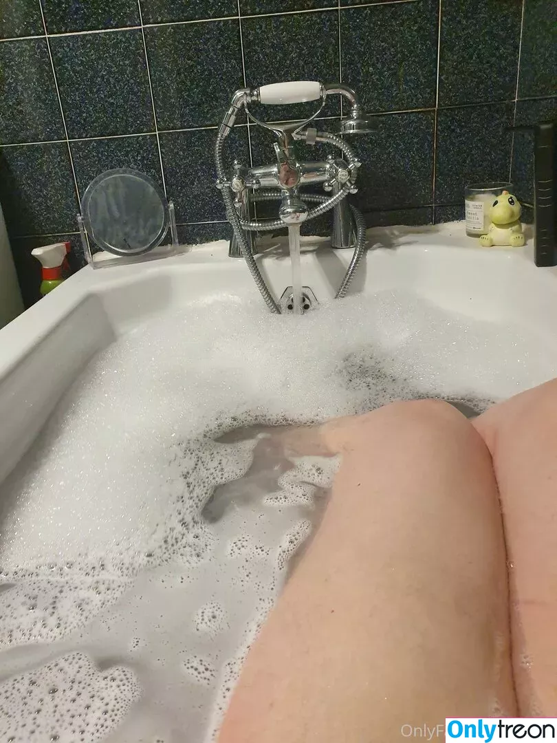 maturebustymom nude photo #0001 (thebusymommylife)