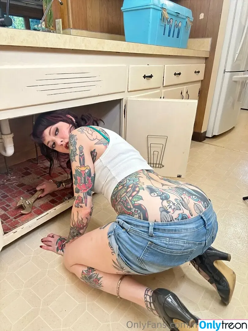 Maud Franklen голая photo #3827 (maudnoir / maudsuicide)