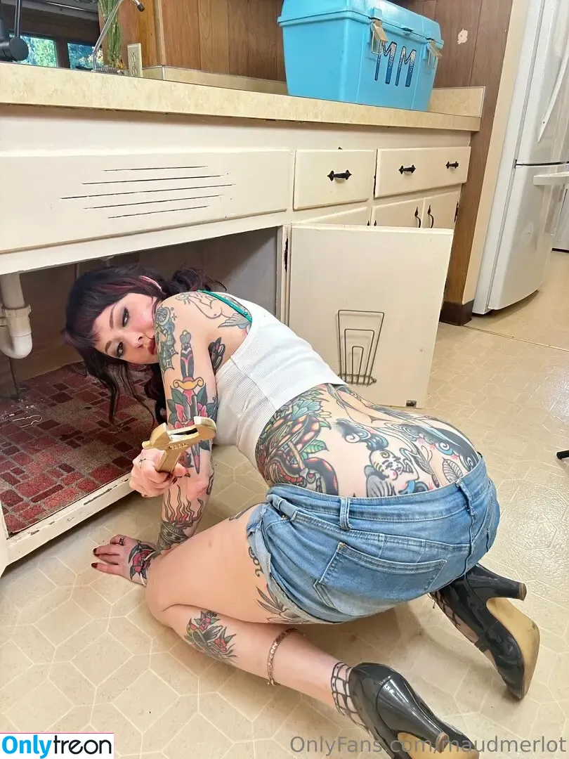 Maud Franklen голая photo #3830 (maudnoir / maudsuicide)