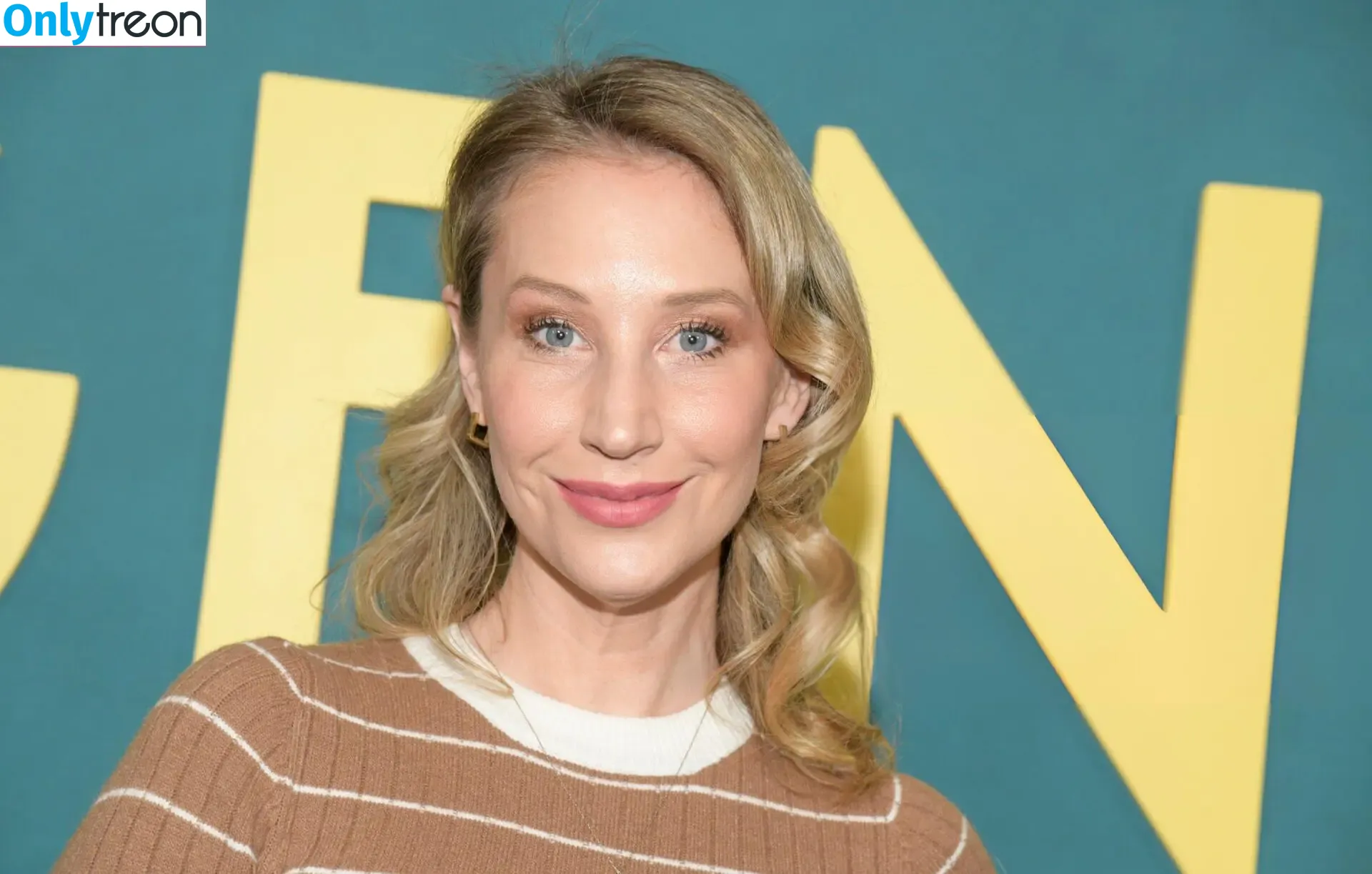 Maude Garrett голая photo #0017 (geekbomb / maudegarrett)