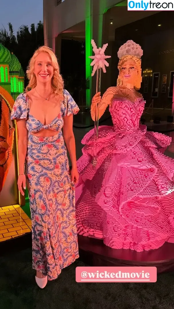 Maude Garrett nude photo #0064 (geekbomb / maudegarrett)