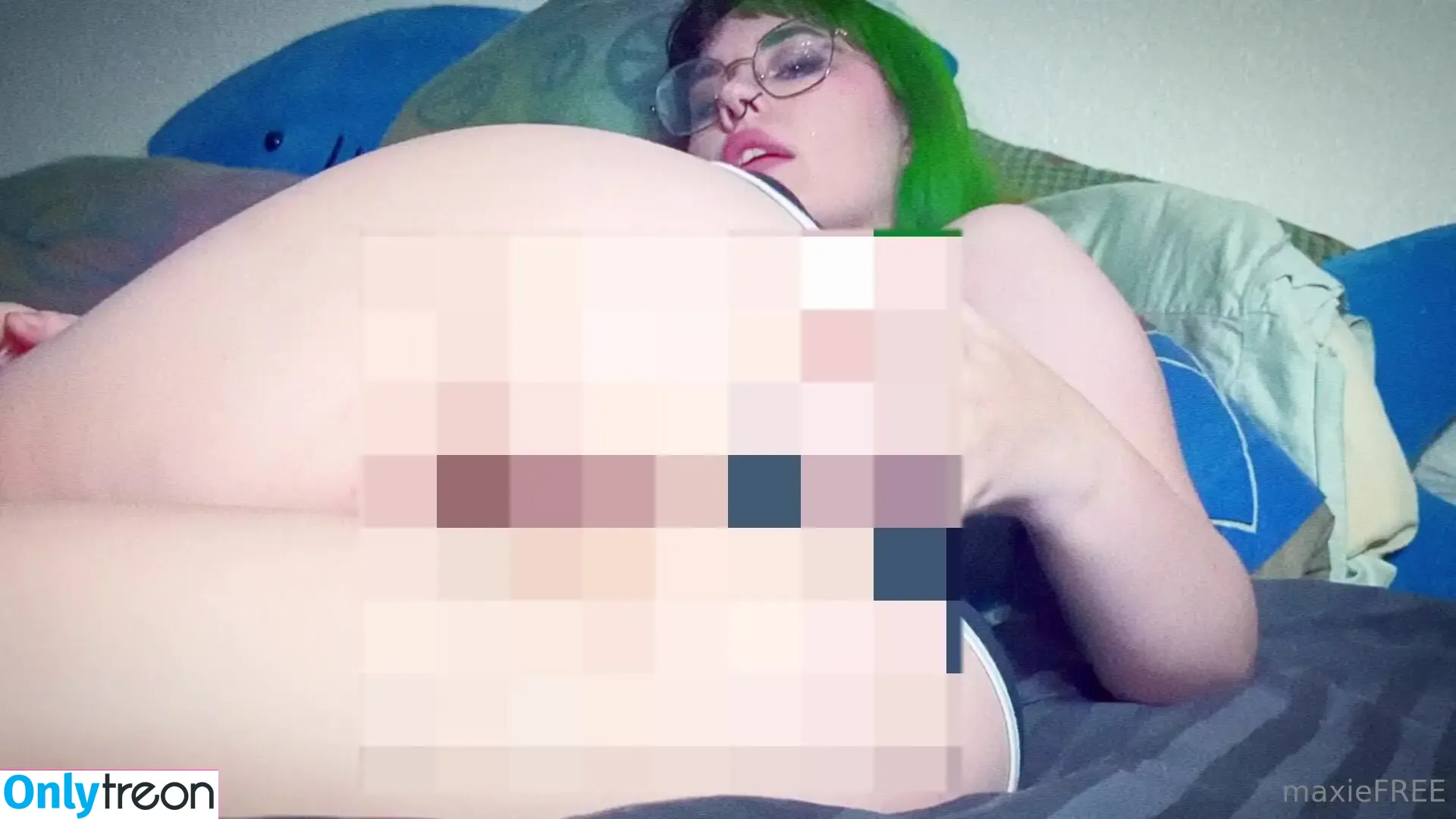 maxieisfree nude photo #0014 (maxieisfree)