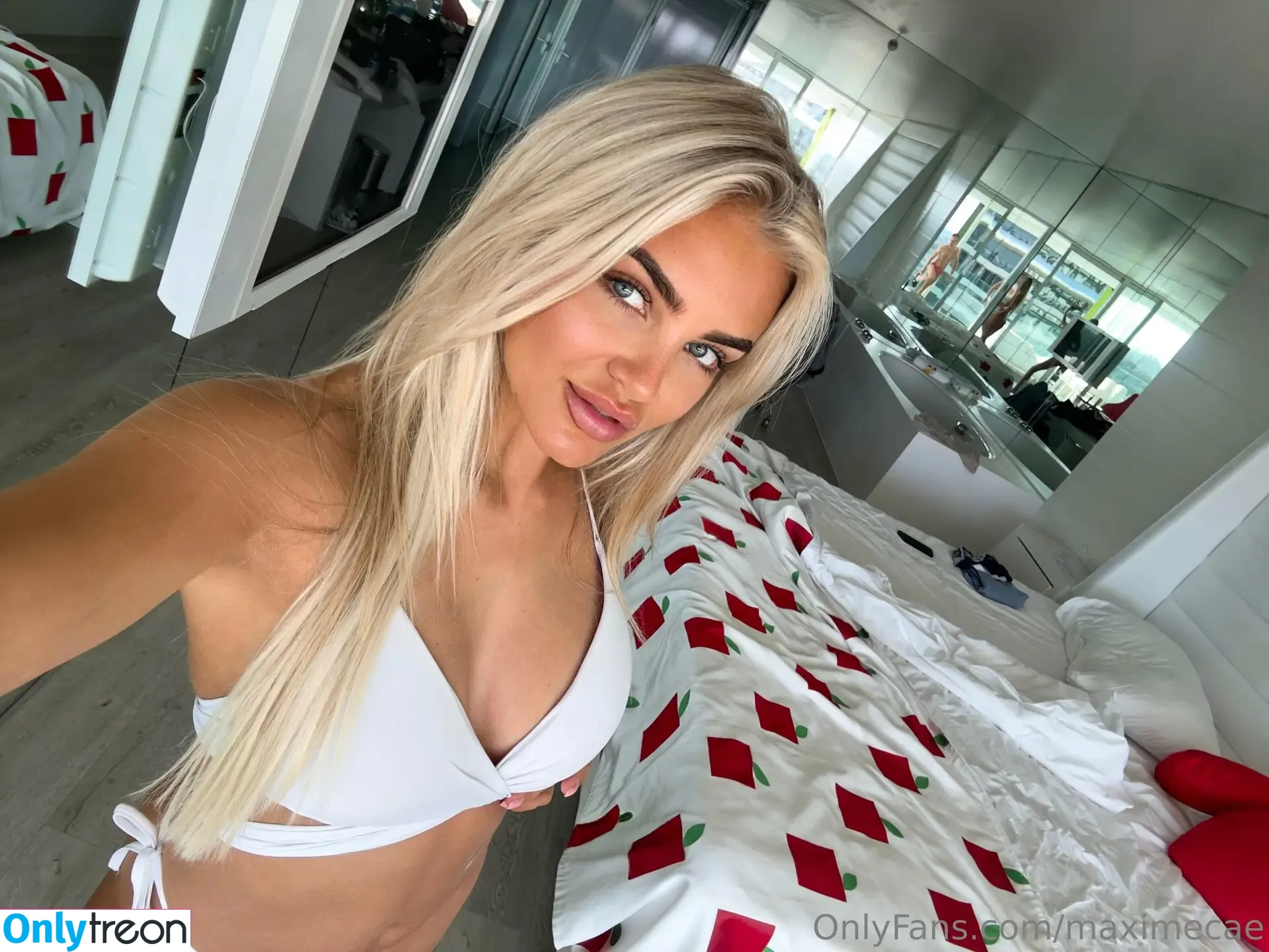maximecae nude photo #0013 (maximeocasek)