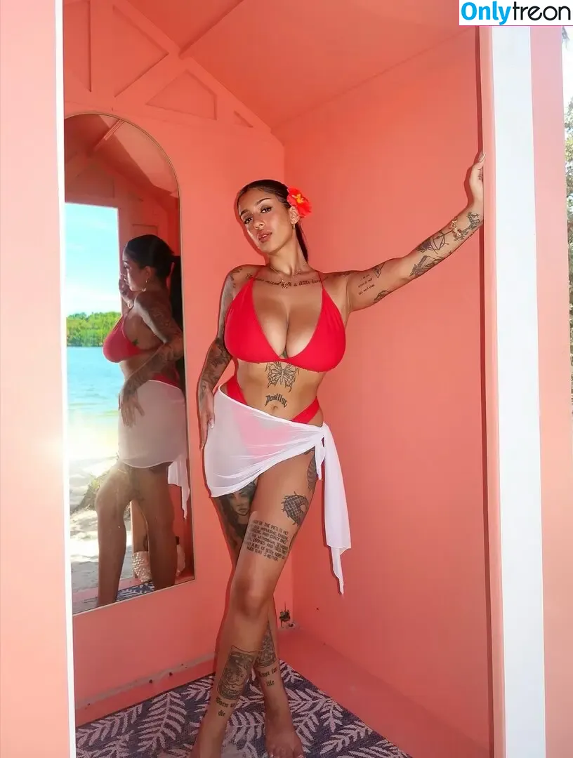 May Bakshi nude photo #0989 (maybakshi_)