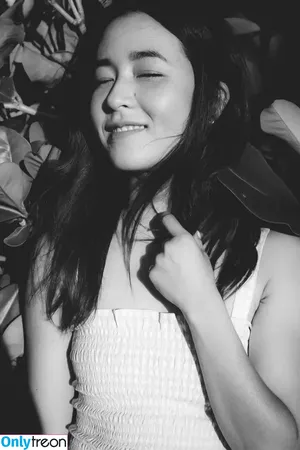 Maya Erskine / mayaerskine фото голая #0001