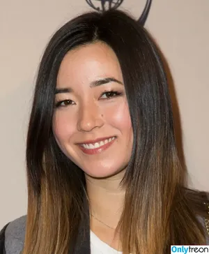 Maya Erskine / mayaerskine фото голая #0016