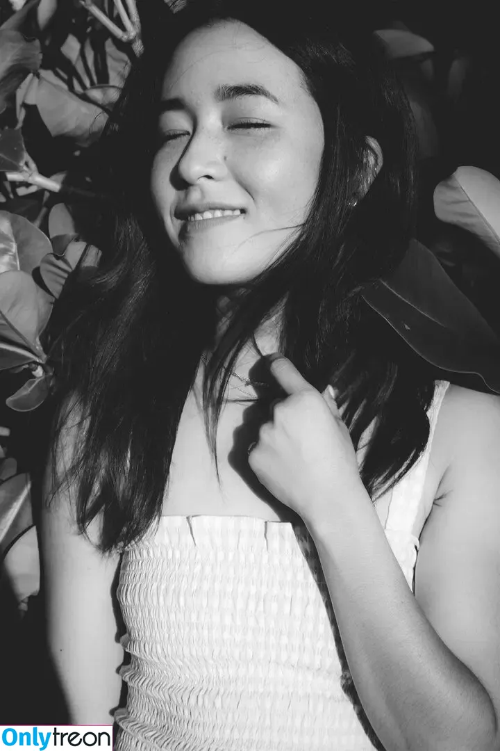Maya Erskine голая photo #0001 (mayaerskine)