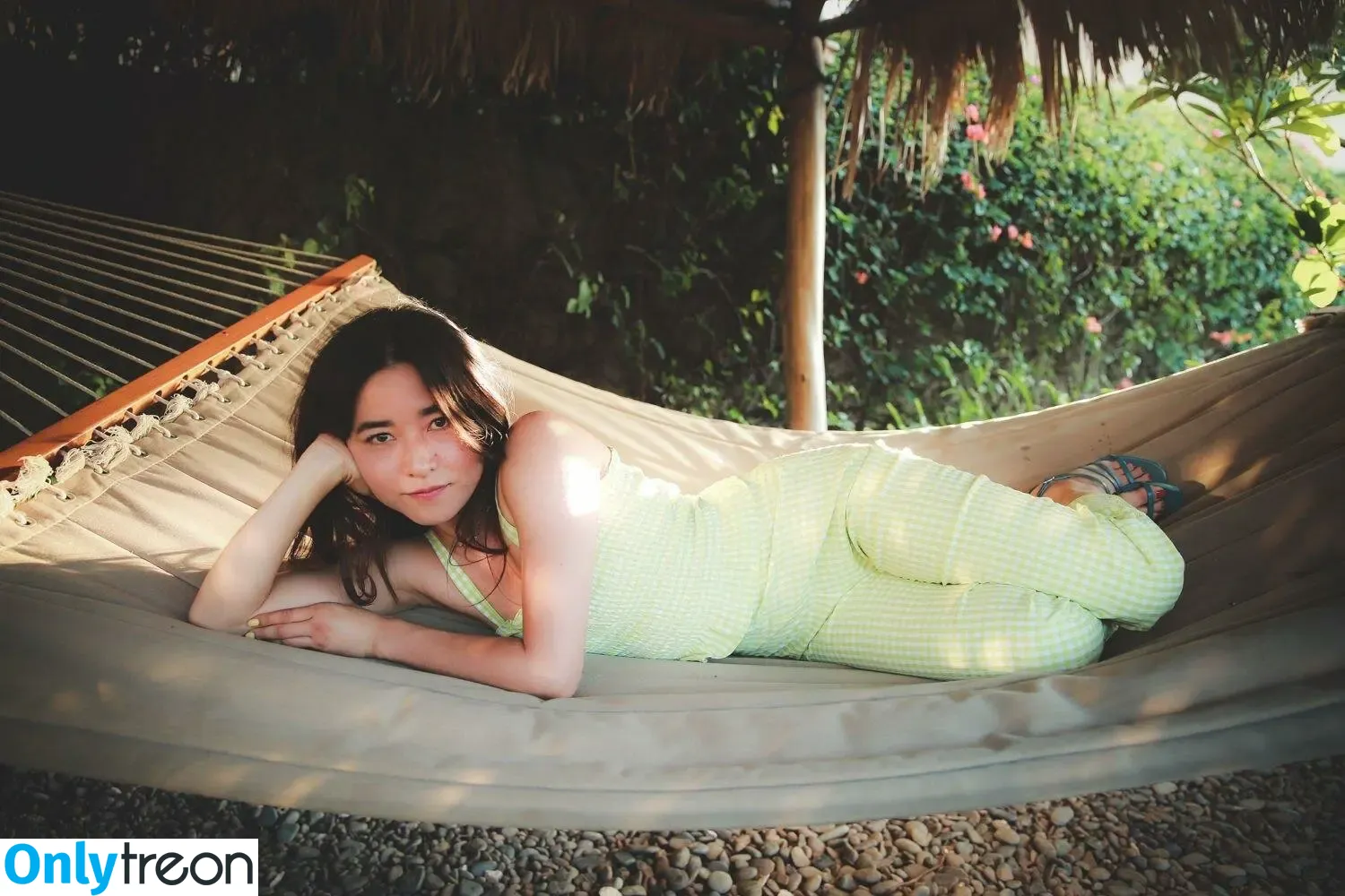 Maya Erskine голая photo #0002 (mayaerskine)