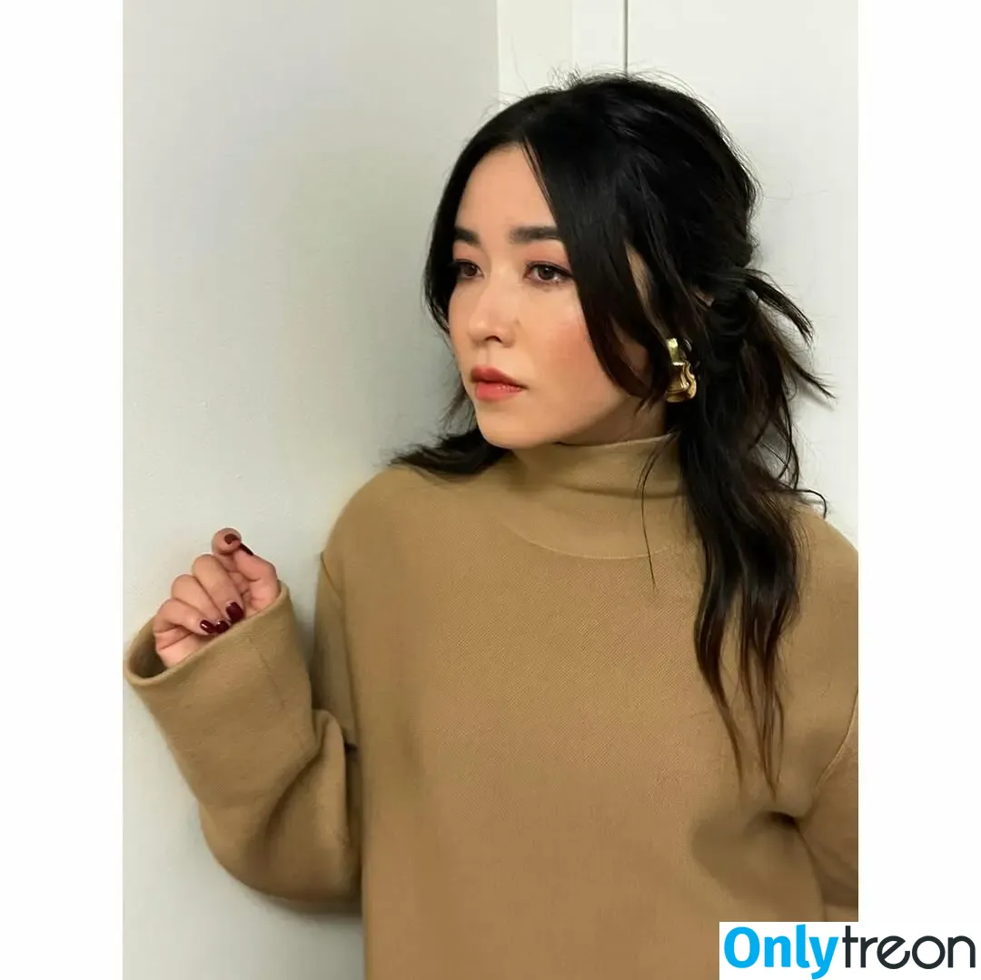Maya Erskine голая photo #0007 (mayaerskine)
