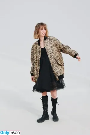Maya Hawke / maya_hawke / neohawk2 nude photo #0773