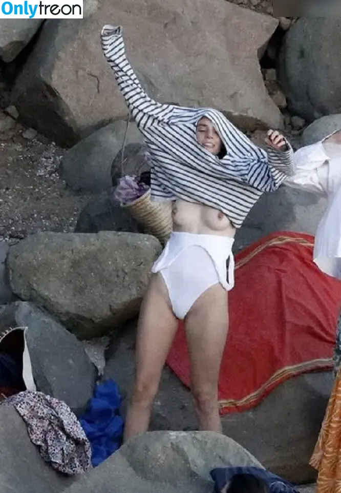 Maya Hawke nude photo #0598 (maya_hawke / neohawk2)