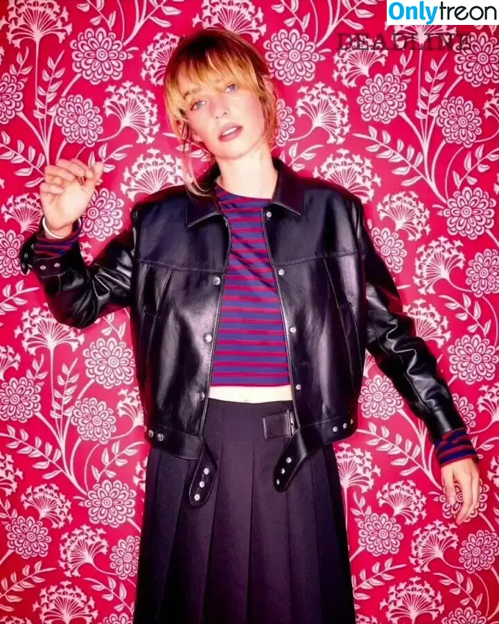 Maya Hawke nude photo #0718 (maya_hawke / neohawk2)