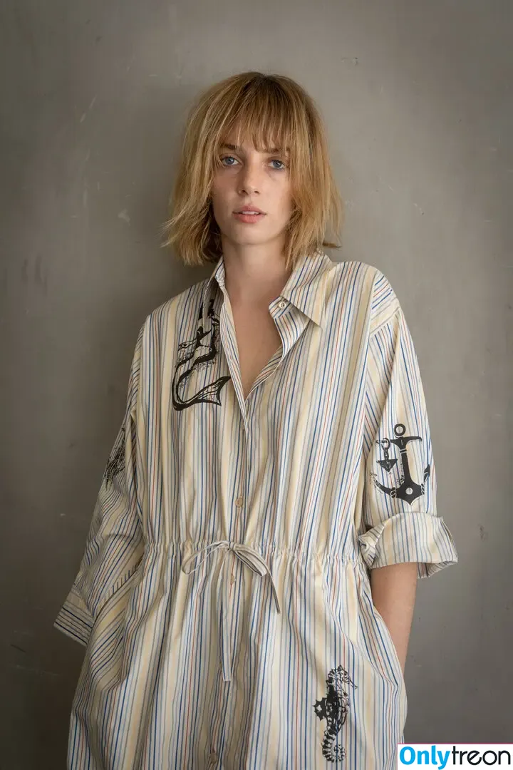 Maya Hawke nude photo #0792 (maya_hawke / neohawk2)