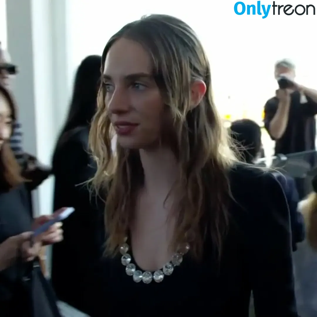 Maya Hawke nude photo #0825 (maya_hawke / neohawk2)