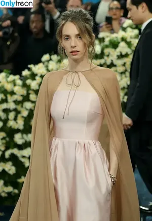 Maya Hawke / maya_hawke / neohawk2 nude photo #1011