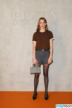 Maya Hawke / maya_hawke / neohawk2 nude photo #1053