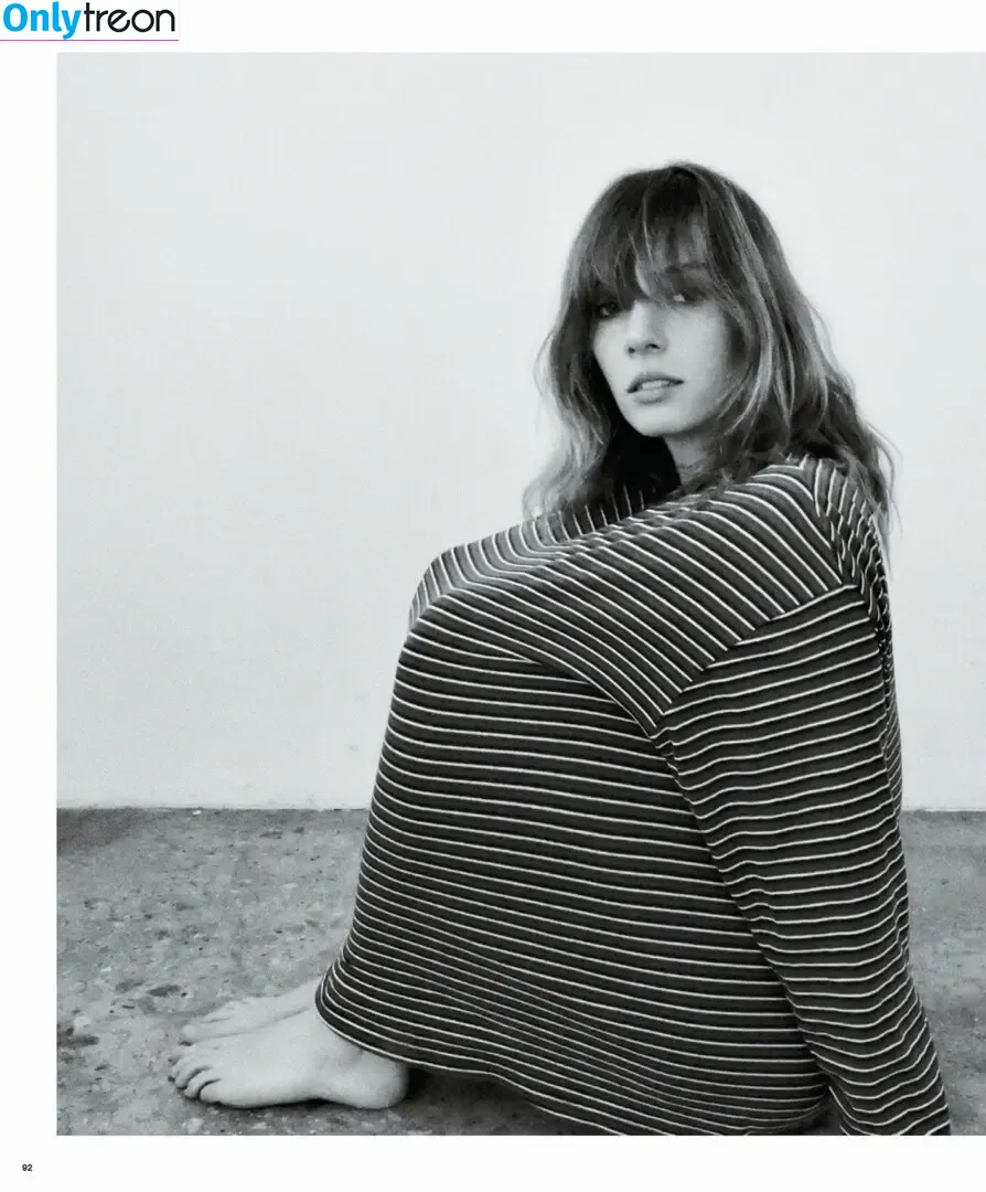 Maya Hawke nude photo #1035 (maya_hawke / neohawk2)