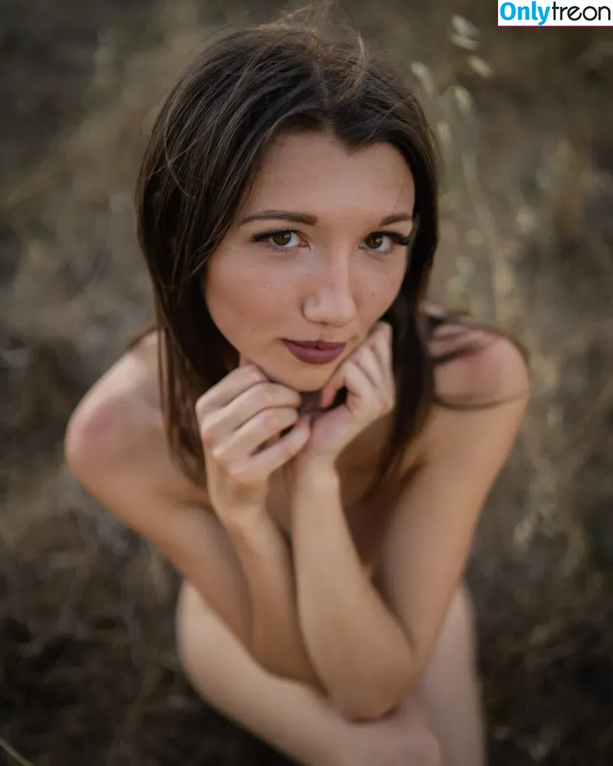 Maya Woulfe nude photo #0091 (mayawoulfe)