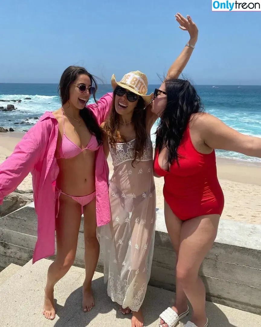 Mayan Lopez nude photo #0003 (mayanlopez / mayasbarelylegal)