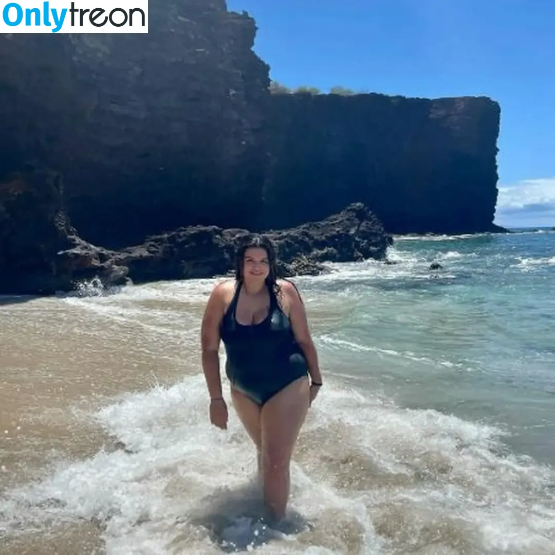 Mayan Lopez nude photo #0004 (mayanlopez / mayasbarelylegal)