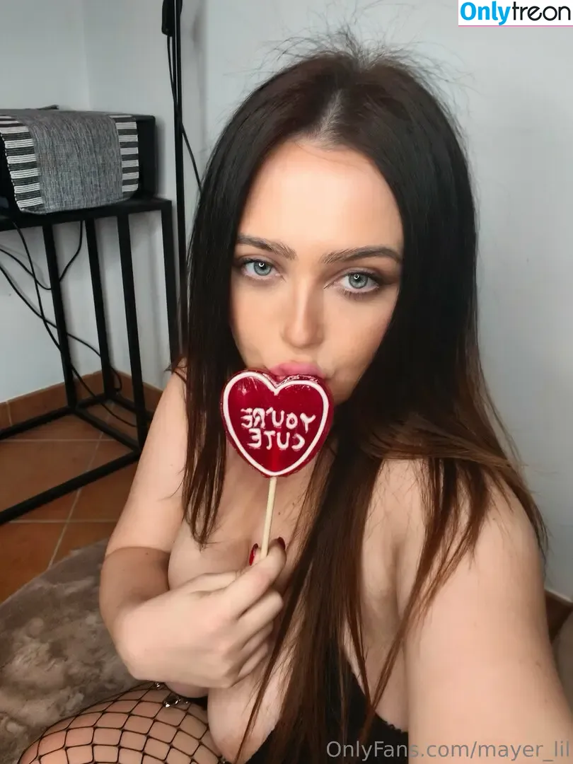 Mayer Lil nude photo #0357 (mayer_lil / mayer_lila)