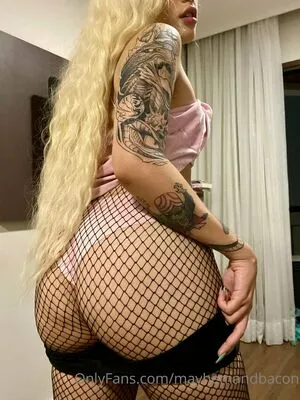 mayhemandbacon / sabathicc / vanessa.trindadeh nude photo #0006