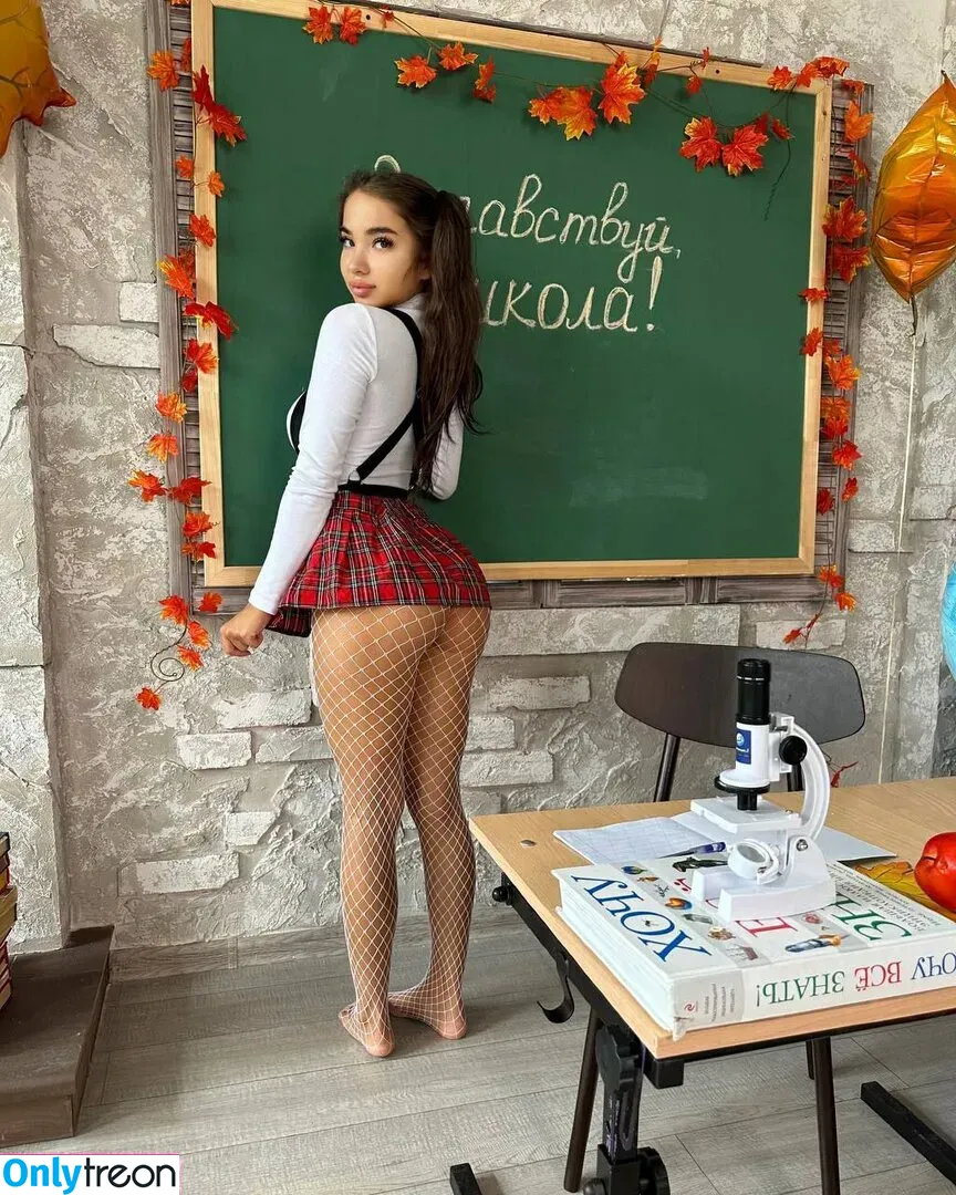 maytiyn nude photo #0101 (may_tiyn / tiynmay)