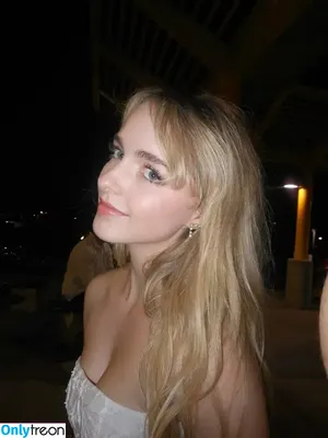 Mckenna Grace / mckennagrace / mckennagraceful nude photo #0002