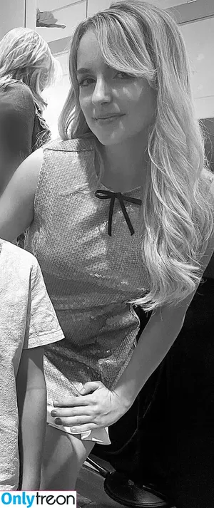 Mckenna Grace / mckennagrace / mckennagraceful nude photo #0023